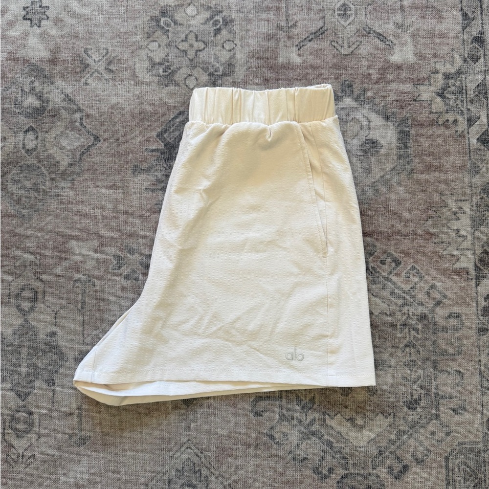 ALO Yoga Cream Athletic Shorts